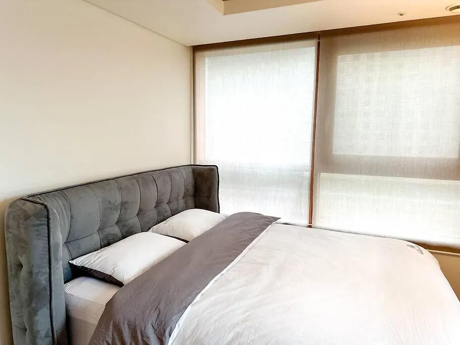 Spacious & Modern Family Retreat Seoul Apartment