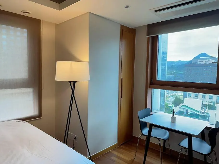 Spacious & Modern Family Retreat Seoul Apartment