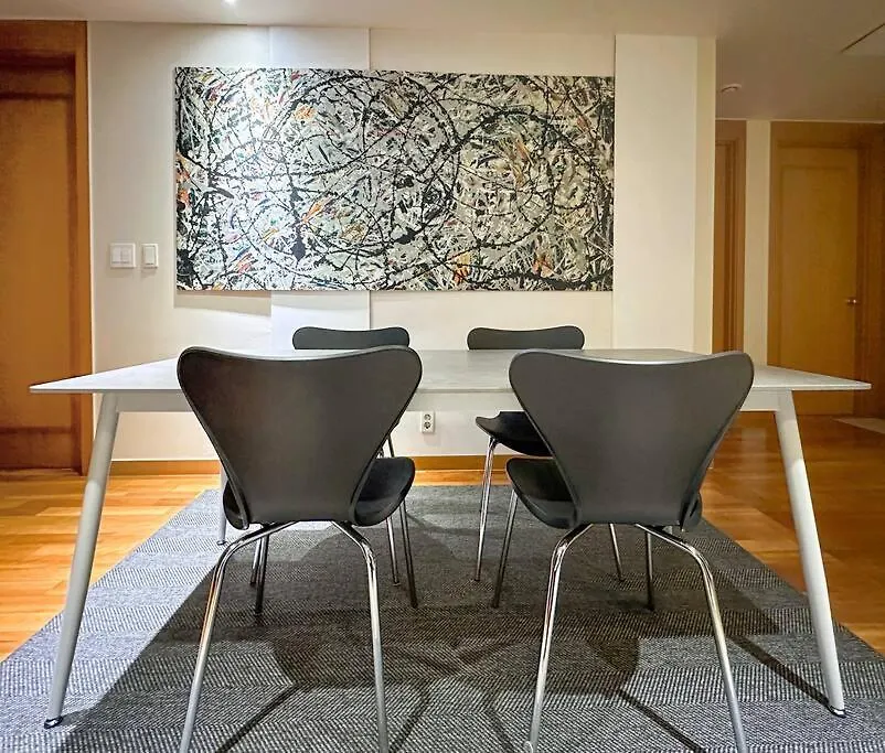 Spacious & Modern Family Retreat Seoul