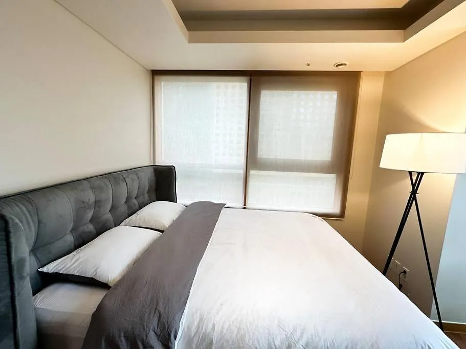 Spacious & Modern Family Retreat Seoul