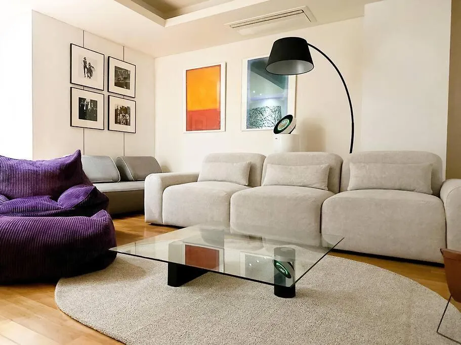 Apartment Spacious & Modern Family Retreat Seoul