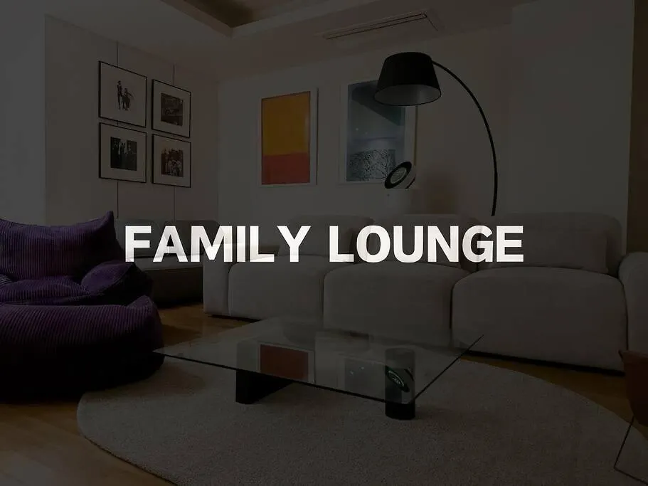 Spacious & Modern Family Retreat 서울특별시