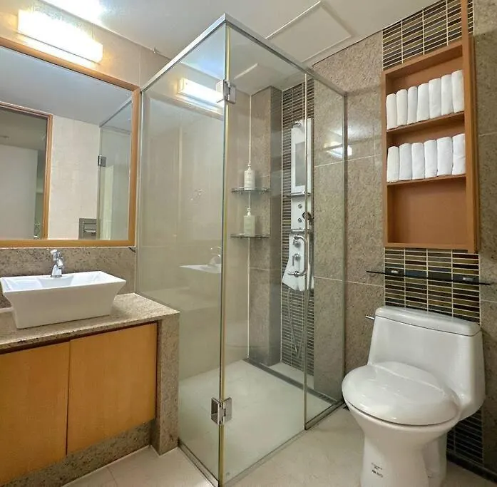 Spacious & Modern Family Retreat 서울특별시 0*,  대한민국